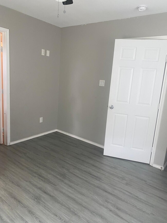 208 Hill St, Unit C in Prairie View, TX - Building Photo - Building Photo