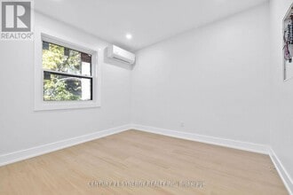 598 Kirkwood Ave in Ottawa, ON - Building Photo - Building Photo