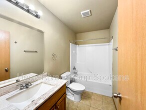 2714 N Fox Rd in Spokane Valley, WA - Building Photo - Building Photo