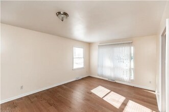 2201 E Florida St in Greensboro, NC - Building Photo - Building Photo