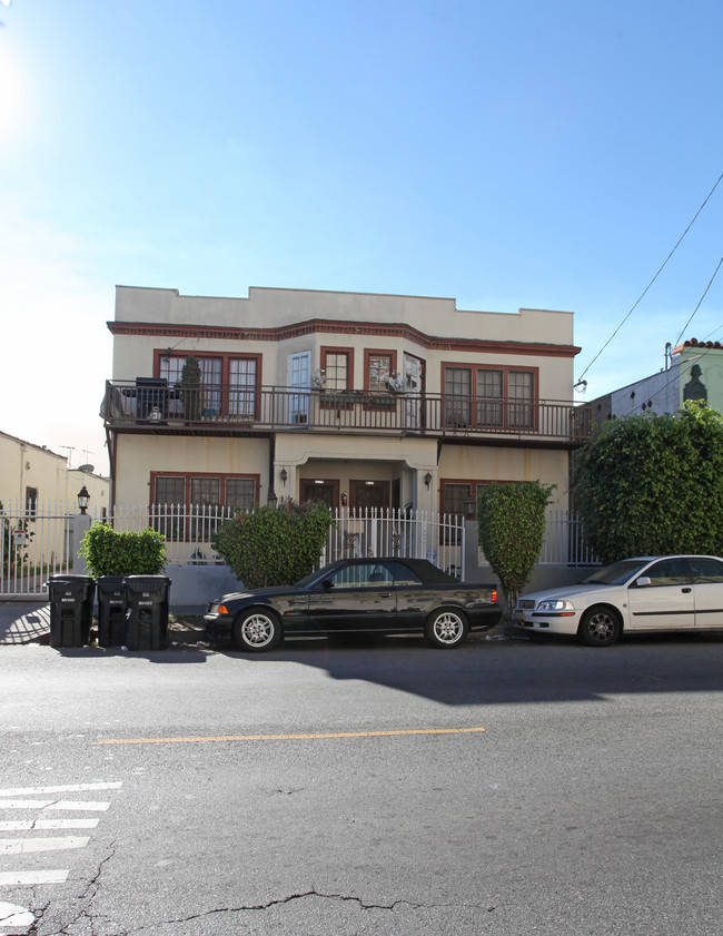 5162 Fountain Ave in Los Angeles, CA - Building Photo - Building Photo