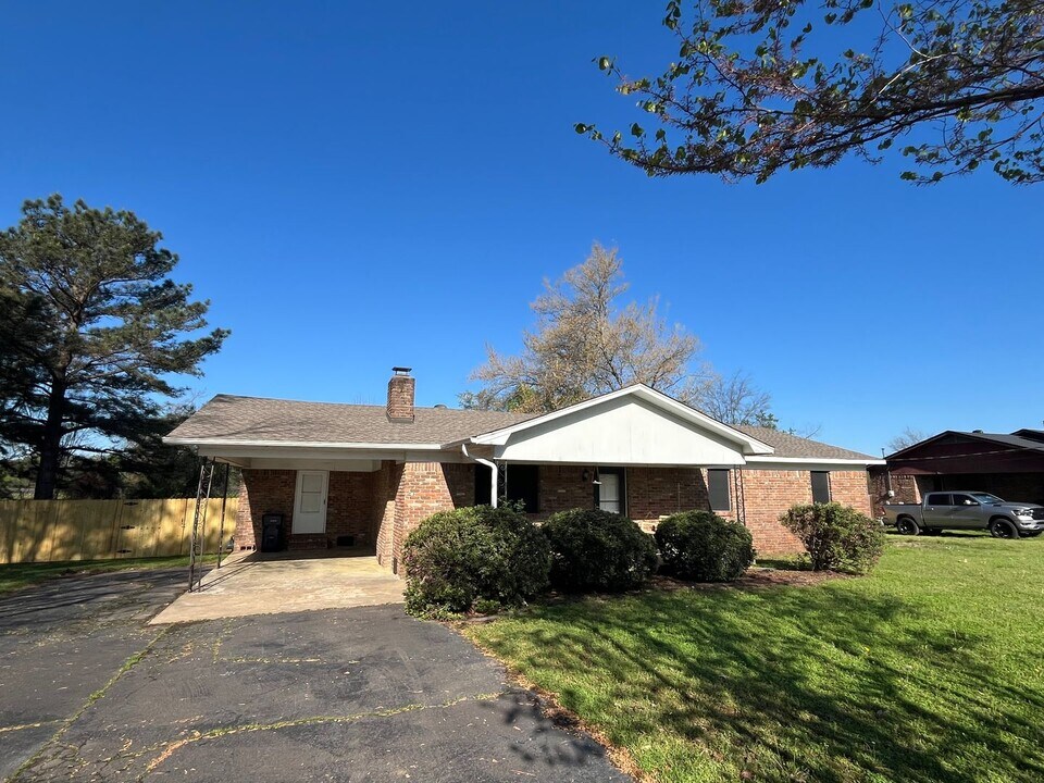 331 Pine Ridge Rd in Pottsville, AR - Building Photo