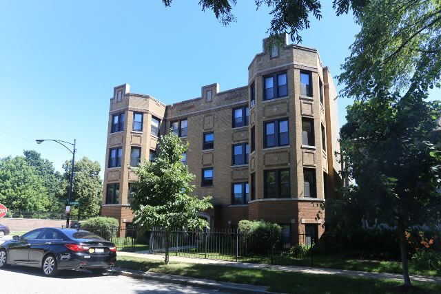 4222 N Clark St in Chicago, IL - Building Photo