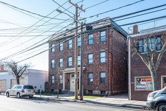 203 Willis Ave in Mineola, NY - Building Photo - Building Photo