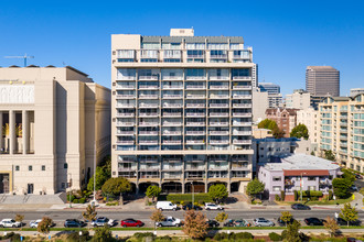 Lakeside Regency Plaza in Oakland, CA - Building Photo - Primary Photo