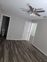 1214 Willow St in Grand Prairie, TX - Building Photo - Building Photo