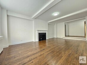 ELEGANT 5th Ave GEM - Chic 1BD/1BA in Gree in New York, NY - Building Photo - Building Photo