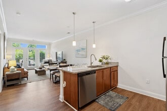 Encore North Apartments in Greensboro, NC - Foto de edificio - Building Photo