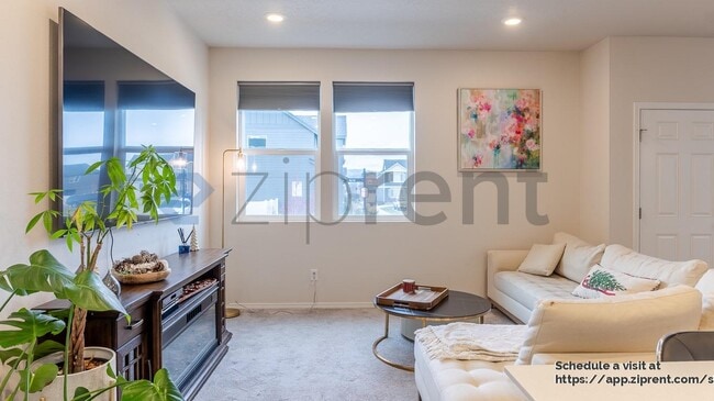 24460 E Harrier Ln in Liberty Lake, WA - Foto de edificio - Building Photo