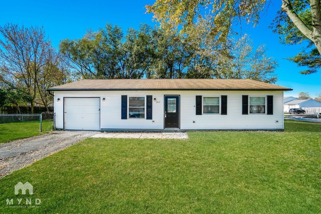 347 Lichen Ln in Galloway, OH - Building Photo