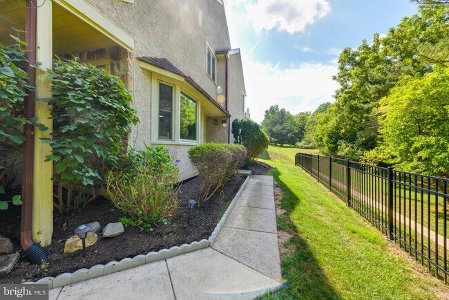 82 Bunker Hill Ct in Wayne, PA - Building Photo - Building Photo