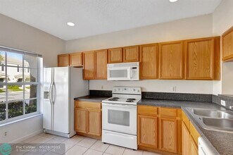 5047 Palmbrooke Cir in West Palm Beach, FL - Building Photo - Building Photo