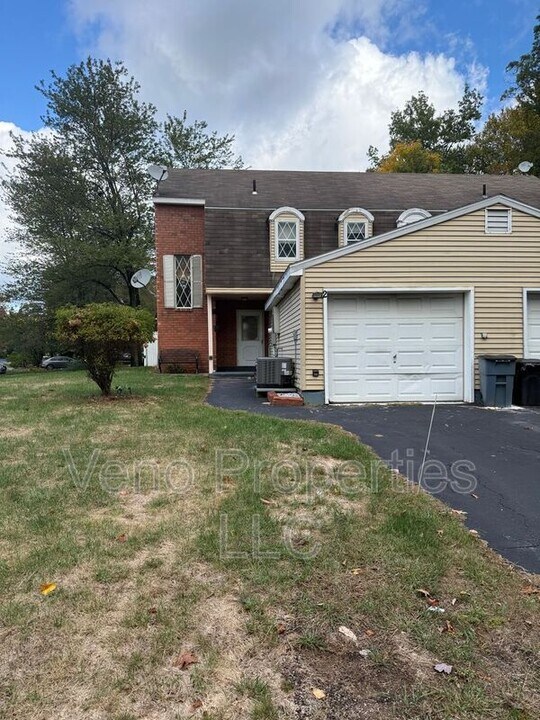 2 Haystack Rd E in Clifton Park, NY - Building Photo