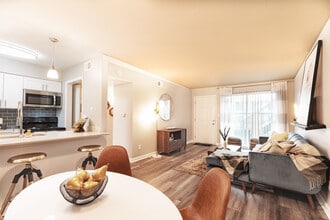 A62 Apartments in Indianapolis, IN - Foto de edificio - Building Photo