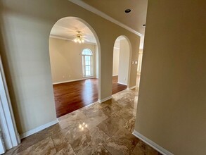 1002 La Tierra in San Antonio, TX - Building Photo - Building Photo