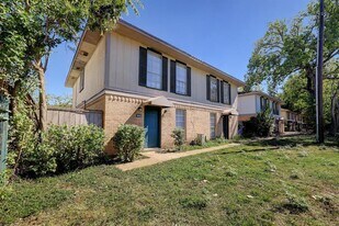1918 Upland Dr in Houston, TX - Building Photo