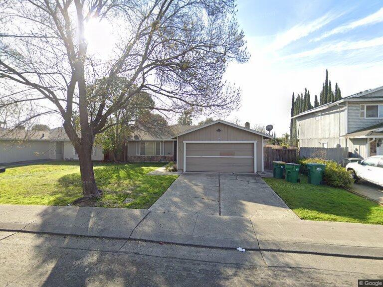 924 Sutherland Dr in Stockton, CA - Building Photo