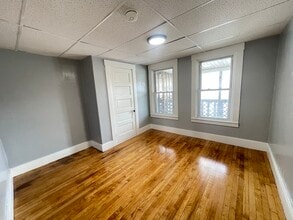 12 Birch St in Fitchburg, MA - Building Photo - Building Photo