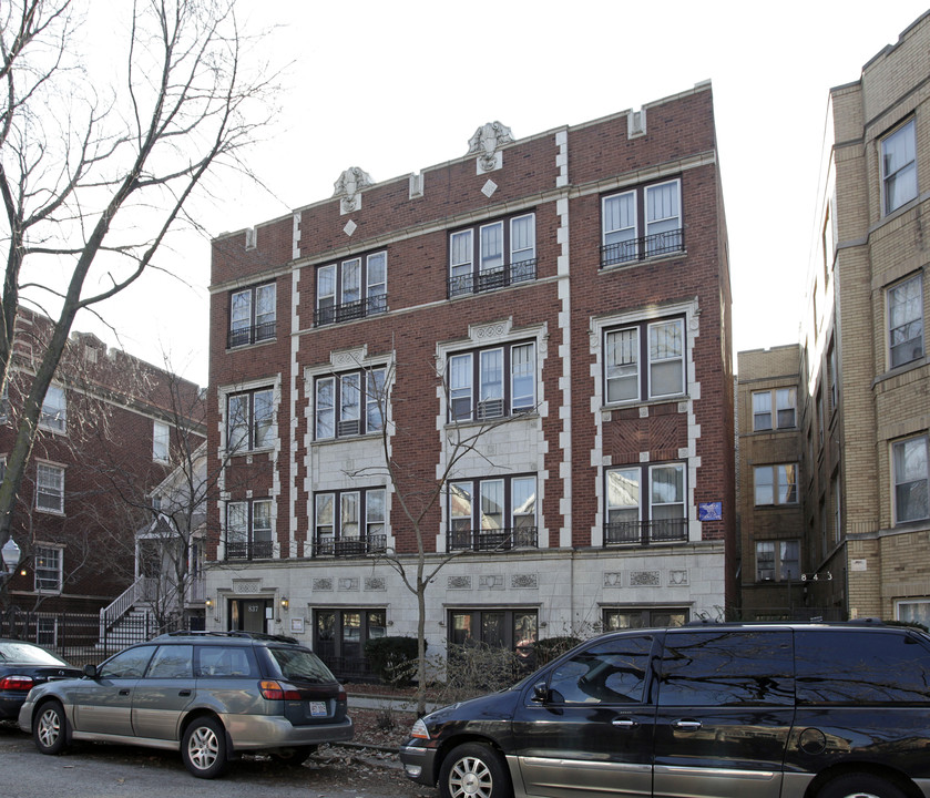 837 W Wolfram in Chicago, IL - Foto de edificio