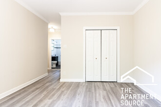 730 W Roscoe St, Unit G in Chicago, IL - Building Photo - Building Photo