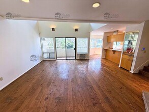 7302 Alicante Rd in Carlsbad, CA - Foto de edificio - Building Photo