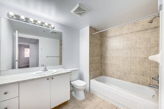 L'Ambiance Ouest in Dollard-des-Ormeaux, QC - Building Photo - Building Photo