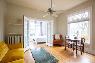 900 W 22nd St, Unit 901 in Minneapolis, MN - Foto de edificio - Building Photo