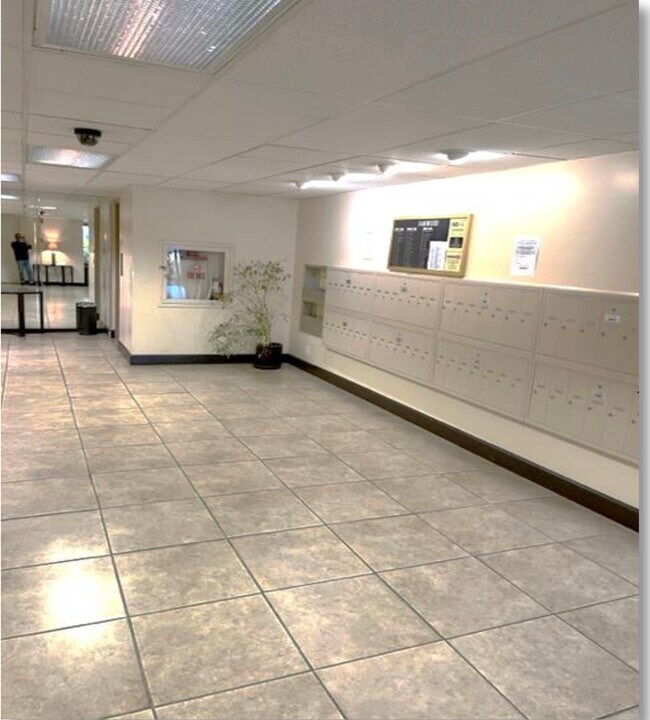 4700 Natick Ave, Unit 21 in Sherman Oaks, CA - Foto de edificio - Building Photo