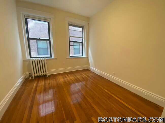29 Park Dr in Boston, MA - Building Photo - Building Photo