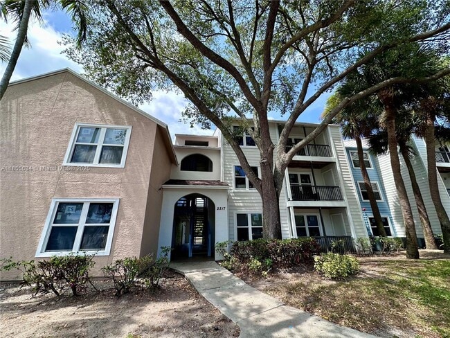 property at 2317 N Congress Ave