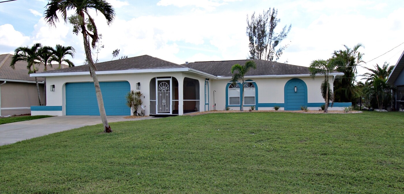 138 SE 20th St in Cape Coral, FL - Building Photo