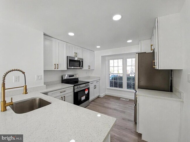 8500 Hawk Run Terrace in Gaithersburg, MD - Building Photo - Building Photo