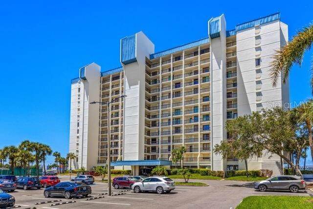 9525 Blind Pass Rd, Unit 802 in St Pete Beach, FL - Building Photo