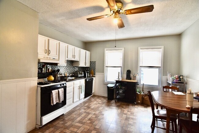 66 French St in Quincy, MA - Building Photo - Building Photo