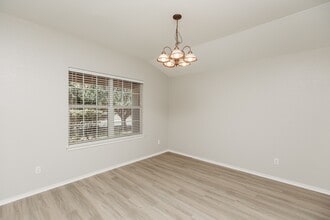 11421 Gossamer Dr in Austin, TX - Building Photo - Building Photo