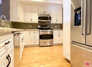 1530 Centinela Ave in Los Angeles, CA - Building Photo - Building Photo