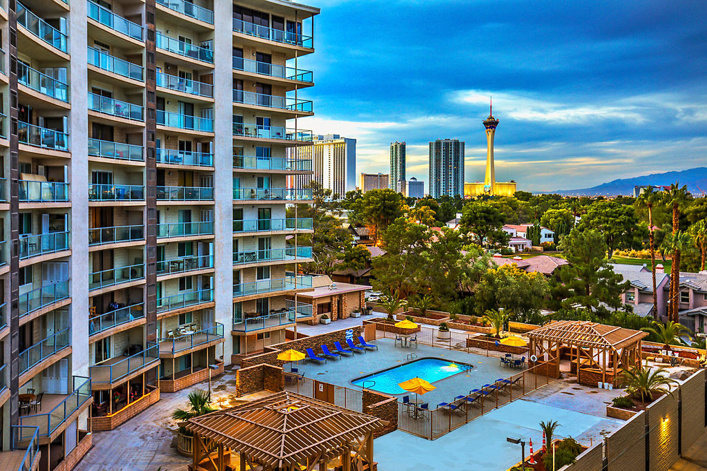 Country Club Towers in Las Vegas, NV - Building Photo