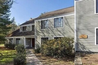 1024 Main St, Unit Concord Greene in Concord, MA - Building Photo - Building Photo