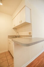 625 W Cornelia, Unit #177 in Chicago, IL - Building Photo - Building Photo