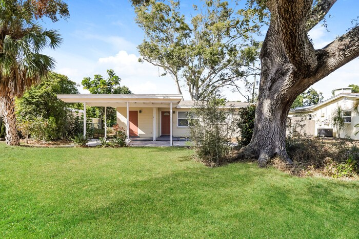 5448 63rd Way N in St. Petersburg, FL - Building Photo