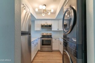 4150 E Cactus Rd in Phoenix, AZ - Building Photo