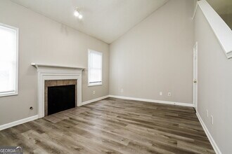 2318 Wellington Cir in Lithonia, GA - Building Photo - Building Photo