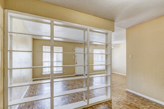 Cedar Branch Apartments in Houston, TX - Building Photo - Building Photo