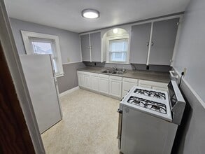 14 Kingsbury Ave in Batavia, NY - Building Photo - Building Photo