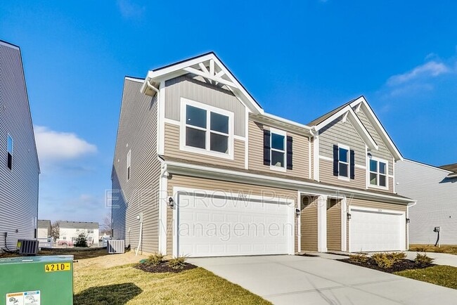 10832 Penwell Way in Indianapolis, IN - Building Photo - Building Photo