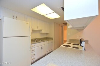 3002 E Waltann Ln-Unit -4 in Phoenix, AZ - Building Photo - Building Photo