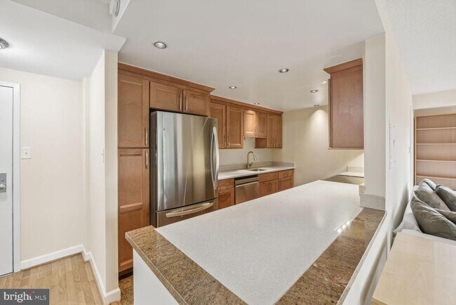 1401 N Rhodes St in Arlington, VA - Building Photo - Building Photo