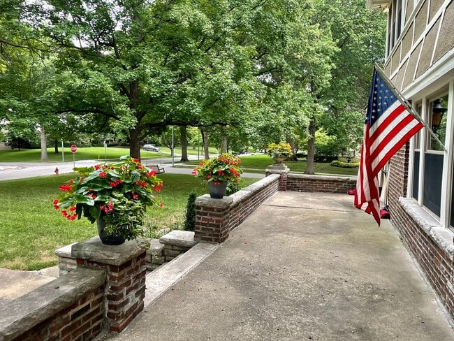 801 W 56th St in Kansas City, MO - Building Photo - Building Photo