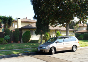 1217 S Athena Way in Anaheim, CA - Foto de edificio - Building Photo