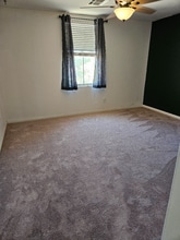 7204 Mountain Den Ave in Las Vegas, NV - Building Photo - Building Photo